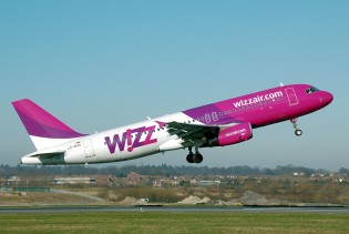 Wizz Air smanjuje broj zimskih letova u bazama u Skoplju i Beogradu