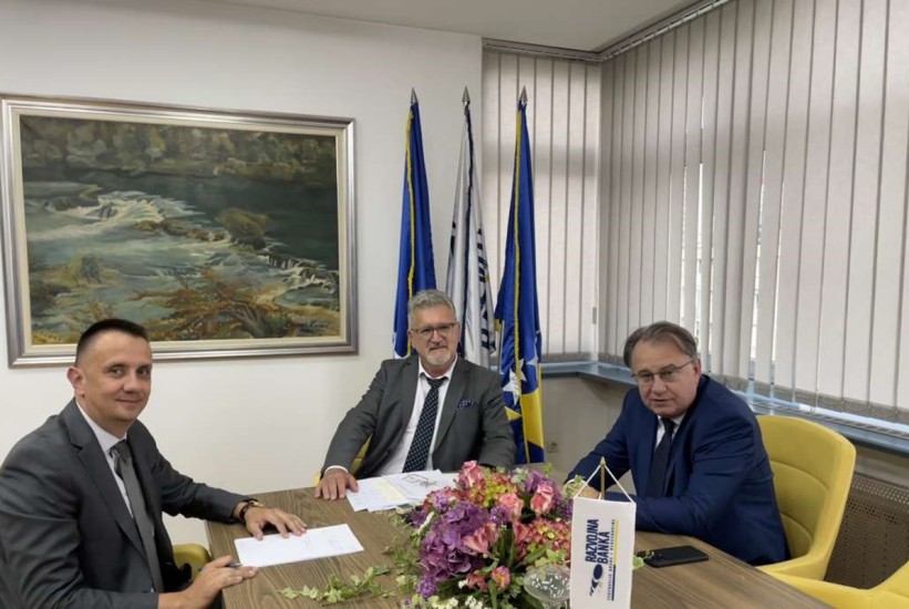 Premijer Nikšić i ministar Lakić posjetili Razvojnu banku FBiH