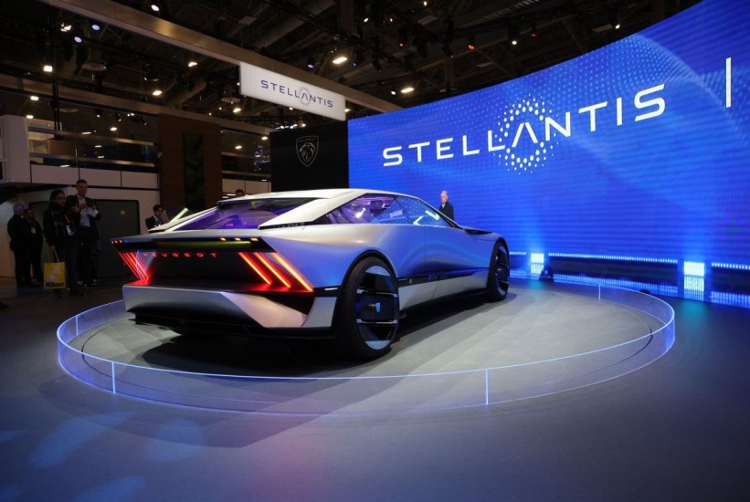 Stellantis povlači 194.000 vozila plug-in EV