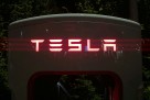 Tesla ostvarila prvi rast prodaje u godini, ali to nije zaustavilo pad dionica