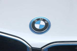 Kraj za BMW X3M s benzinskim motorom?