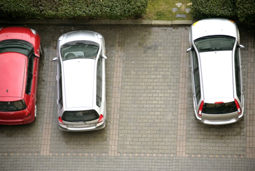 Znate li da je zagrijavanje automobila na parkingu u nekim zemljama kažnjivo?