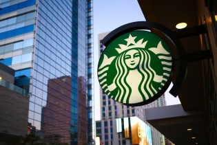 Novi direktor Starbucks-a za četiri mjeseca zaradio skoro 100 miliona