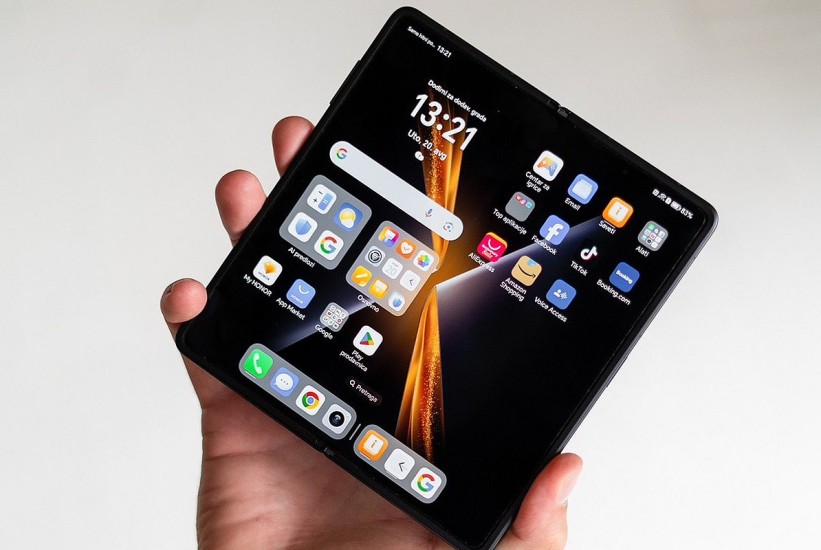 Revolucija na platnu i sklopivom ekranu HONOR Magic V3 – gledajte Golden Globes favorite