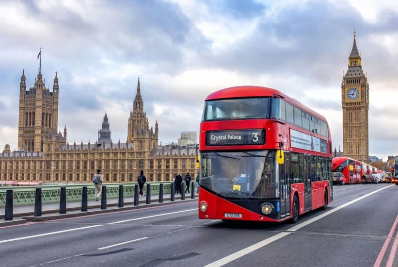 London ponovo postaje sigurna luka za investitore: Kapital se seli iz SAD u britanske dionice