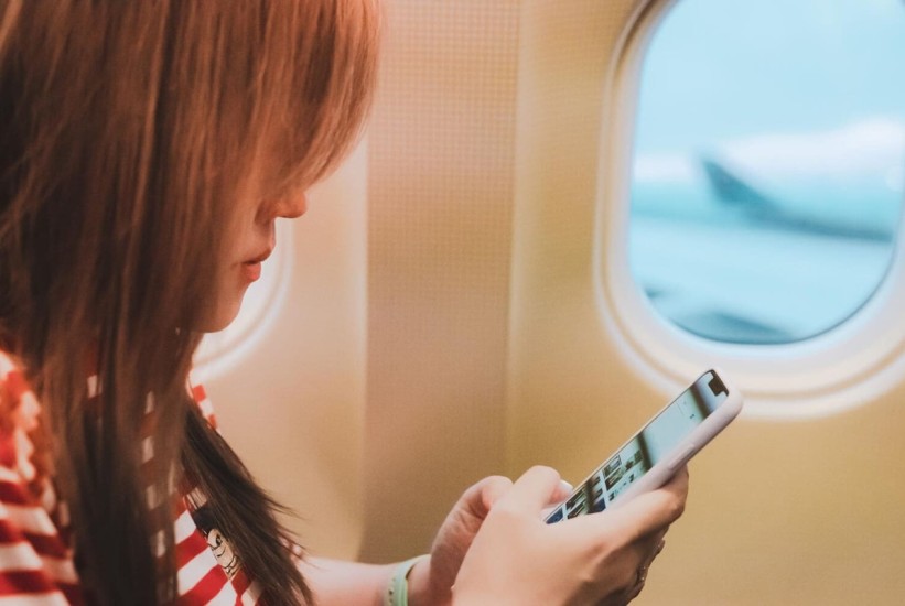 Evo šta se zapravo dešava tokom leta ako na telefonu ne uključite režim aviona