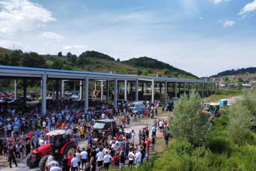 Traktorijada u Bužimu okupila poljoprivrednike: Preko 1.500 učesnika i 400 traktora