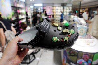 Crocs bilježi pad dionica zbog carina i opreza potrošača