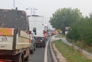 Protesti prevoznika: Blokirane saobraćajnice u Sarajevu, ne odustaju od zahtjeva