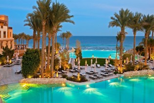 Egipat potpisao ugovor od više milijardi dolara za razvoj turizma na Crvenom moru