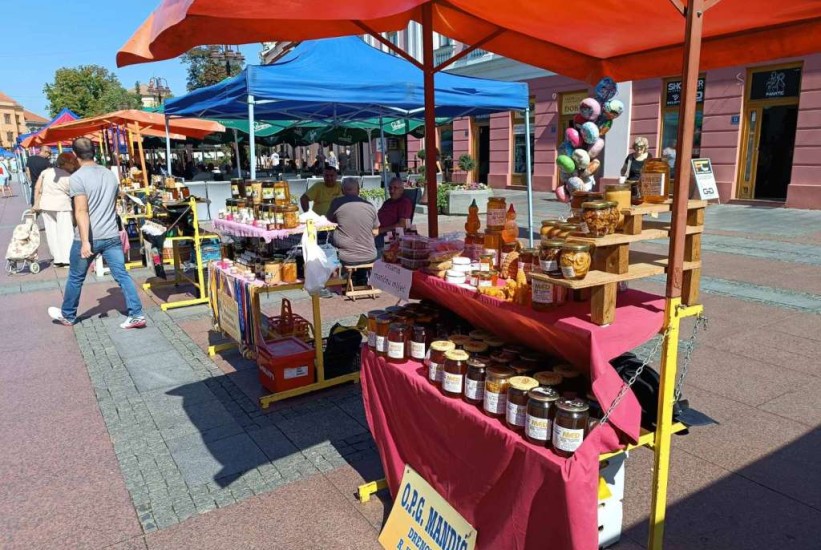 U Brčkom počeo 18. međunarodni sajam pčelarstva