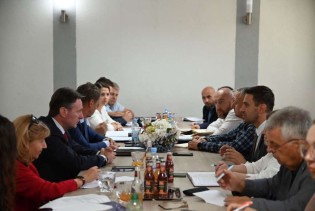 Ministar Hrnjić u Ključu, Sanskom Mostu i Bosanskoj Krupi: Veća ulaganja u vodne resurse USK