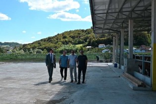 Hrnjić posjetio farmu muznih krava "Zara" u Velikoj Kladuši