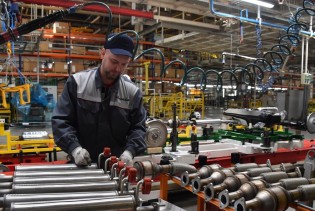 SAD dozvolile korejskim radnicima rad na američkim investicijama, ali vizna ograničenja ostaju