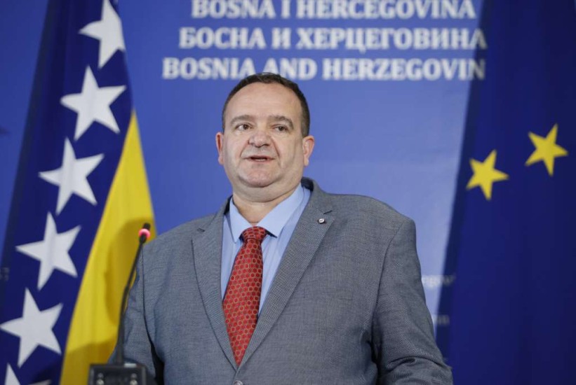 Drumski prevoz putnika i robe doveden na ivicu opstanka