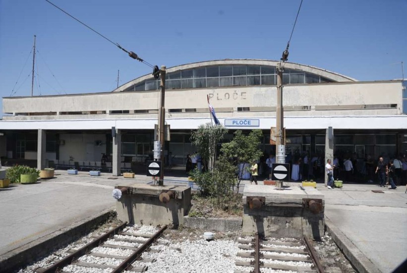 Neto dobit Luke Ploče pala za 45 posto, promet manji za trećinu