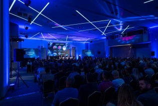 Počela NetWork 13 konferencija: TEChTONIC CHANGES u fokusu poslovno-tehnološke scene