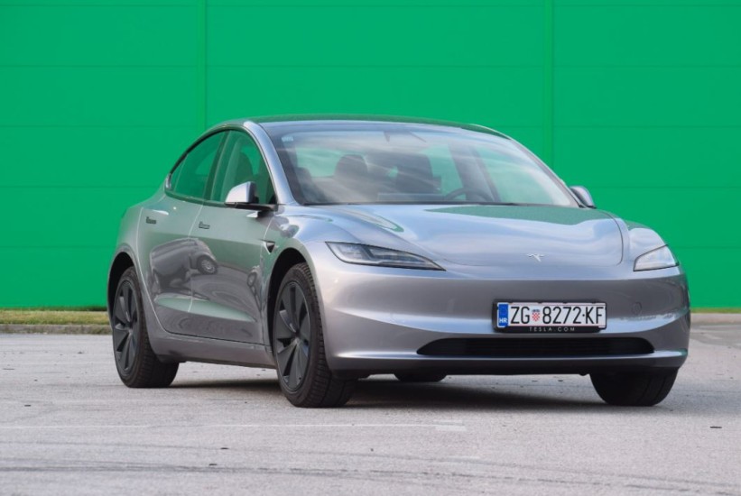 Jeftiniji Tesla električni automobili mogli bi oživjeti prodaju, ali smanjiti profit