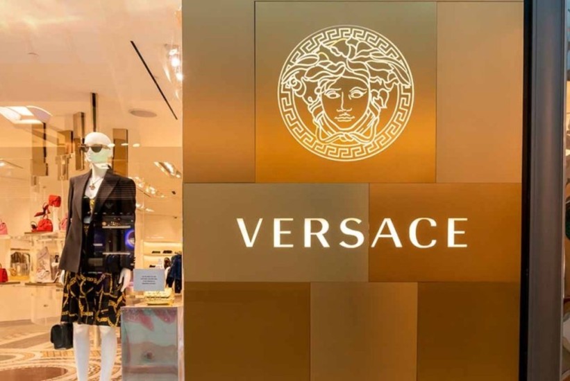 Prada preuzima Versace: EK odobrila akviziciju vrijednu 1,25 milijardi eura