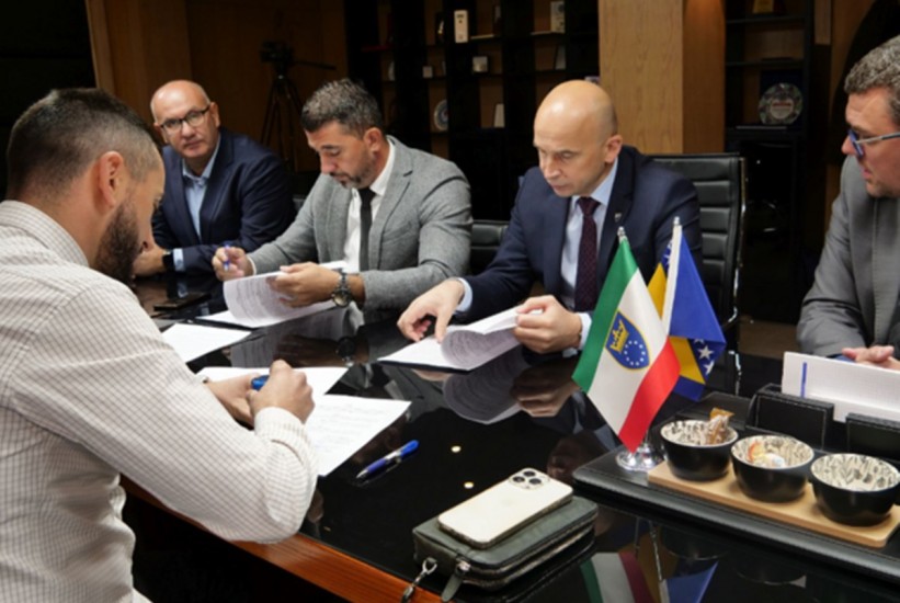 Potpisani ugovori vrijedni 1,5 miliona KM za sanaciju regionalnih cesta u ZDK