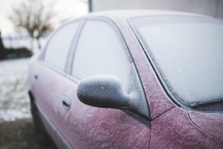 Zašto nije dobro prati automobil na jako niskim temperaturama