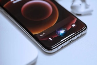 Nova Siri verzija će koristiti Google Gemini u pozadini