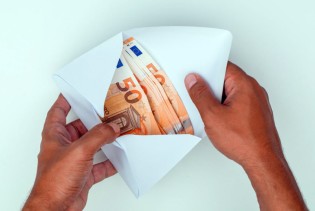 Slovenija korištenje gotovine uvrstila u Ustav