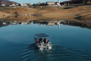 Turističke vožnje Ramskim jezerom odsad na električnom splavu