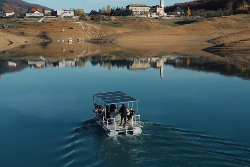 Turističke vožnje Ramskim jezerom odsad na električnom splavu