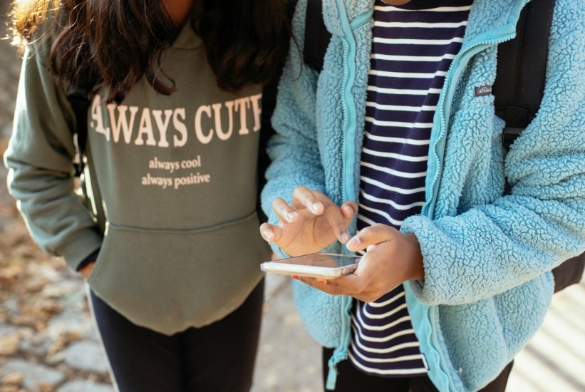 SAD planira zabranu ciljanog oglašavanja za mlađe od 16 godina