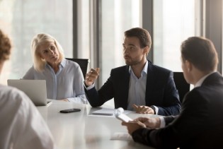 Sedam signala tijela koje nikada ne smijete slati u poslovnoj komunikaciji