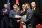 Potpisan  Hrvatska dodjeljuje mostarskom aerodromu 1,75 miliona eura