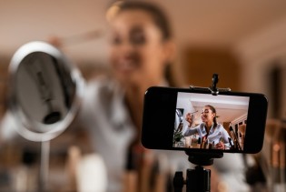 Influenceri tuže Izrael zbog neisplaćenih honorara za kampanje