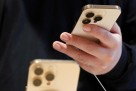 Kako da podijelite broj telefona za sekund samo spajanjem dva iPhonea