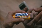 Snickers jača globalnu brend platformu kroz inovacije i sportski marketing