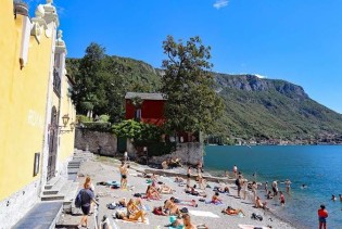Italijani rekli "dosta": Turiste koji šetaju bez majice čekaju paprene kazne