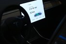 Veliki ekrani preuzeli kabine automobila, ali vozači ponovo traže dugmad