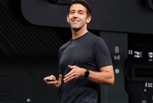John Ternus preuzima Apple: Pred njim veliki izazovi u eri umjetne inteligencije